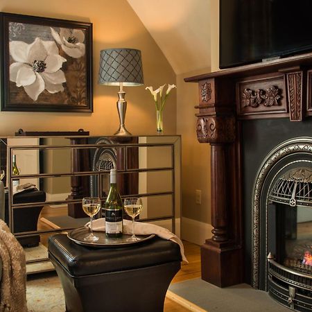 Gothic Eves Inn And Spa Bed And Breakfast Trumansburg Εξωτερικό φωτογραφία