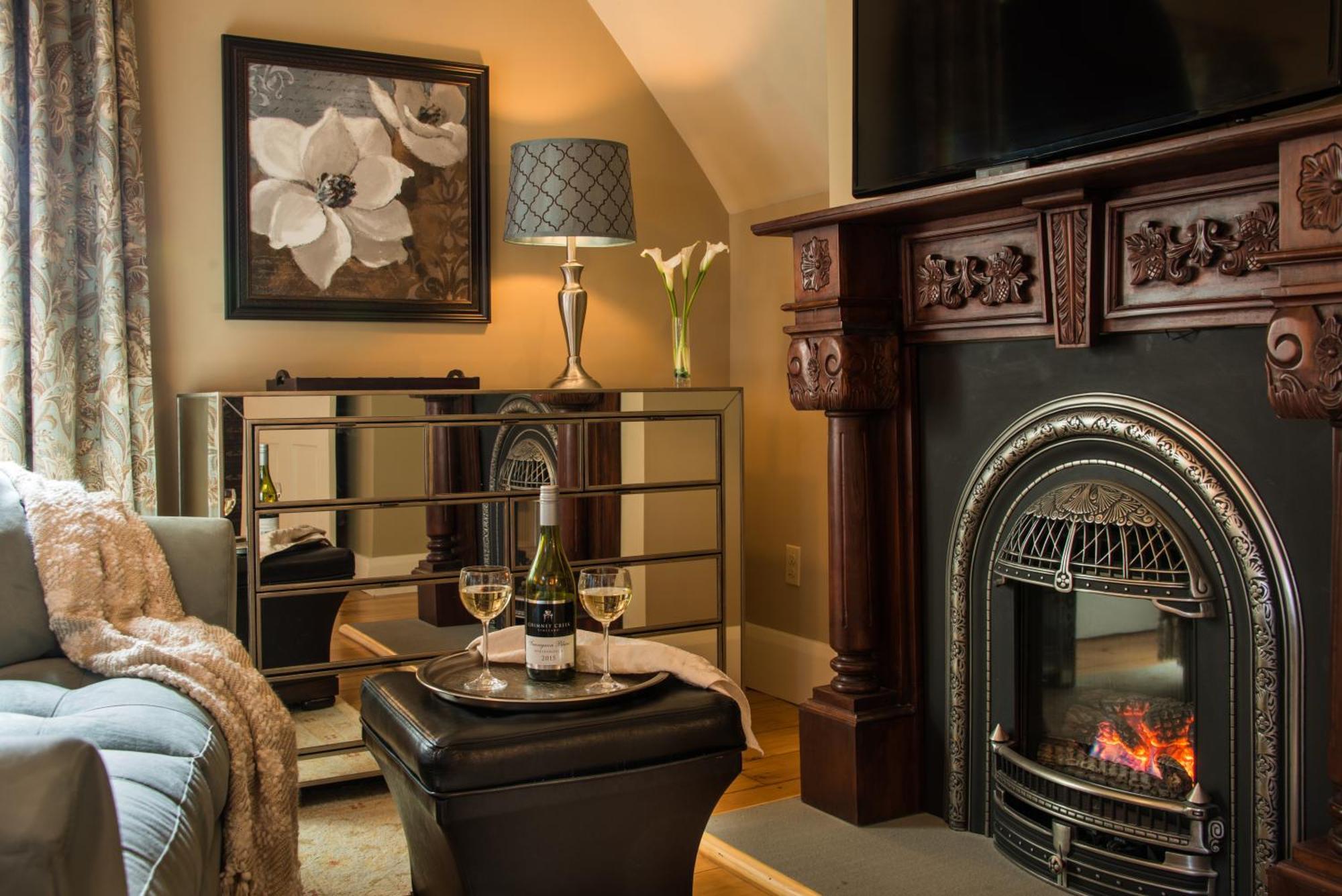 Gothic Eves Inn And Spa Bed And Breakfast Trumansburg Εξωτερικό φωτογραφία