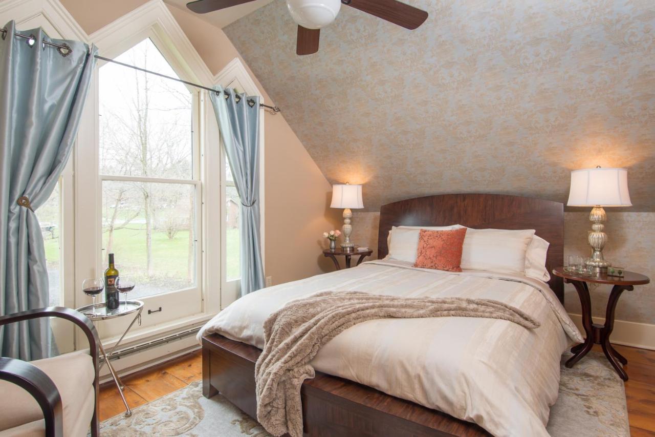 Gothic Eves Inn And Spa Bed And Breakfast Trumansburg Εξωτερικό φωτογραφία