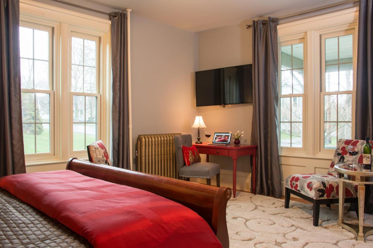 Gothic Eves Inn And Spa Bed And Breakfast Trumansburg Εξωτερικό φωτογραφία