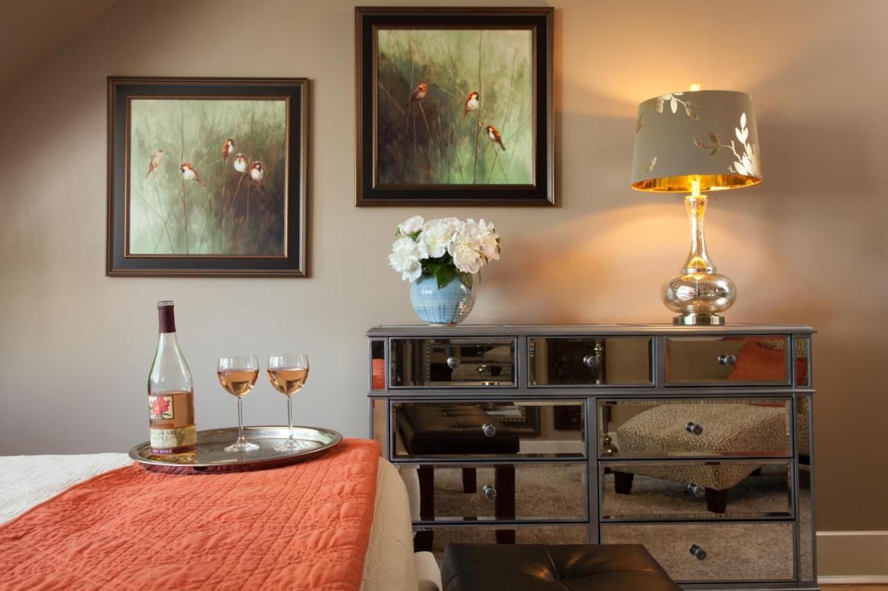 Gothic Eves Inn And Spa Bed And Breakfast Trumansburg Εξωτερικό φωτογραφία