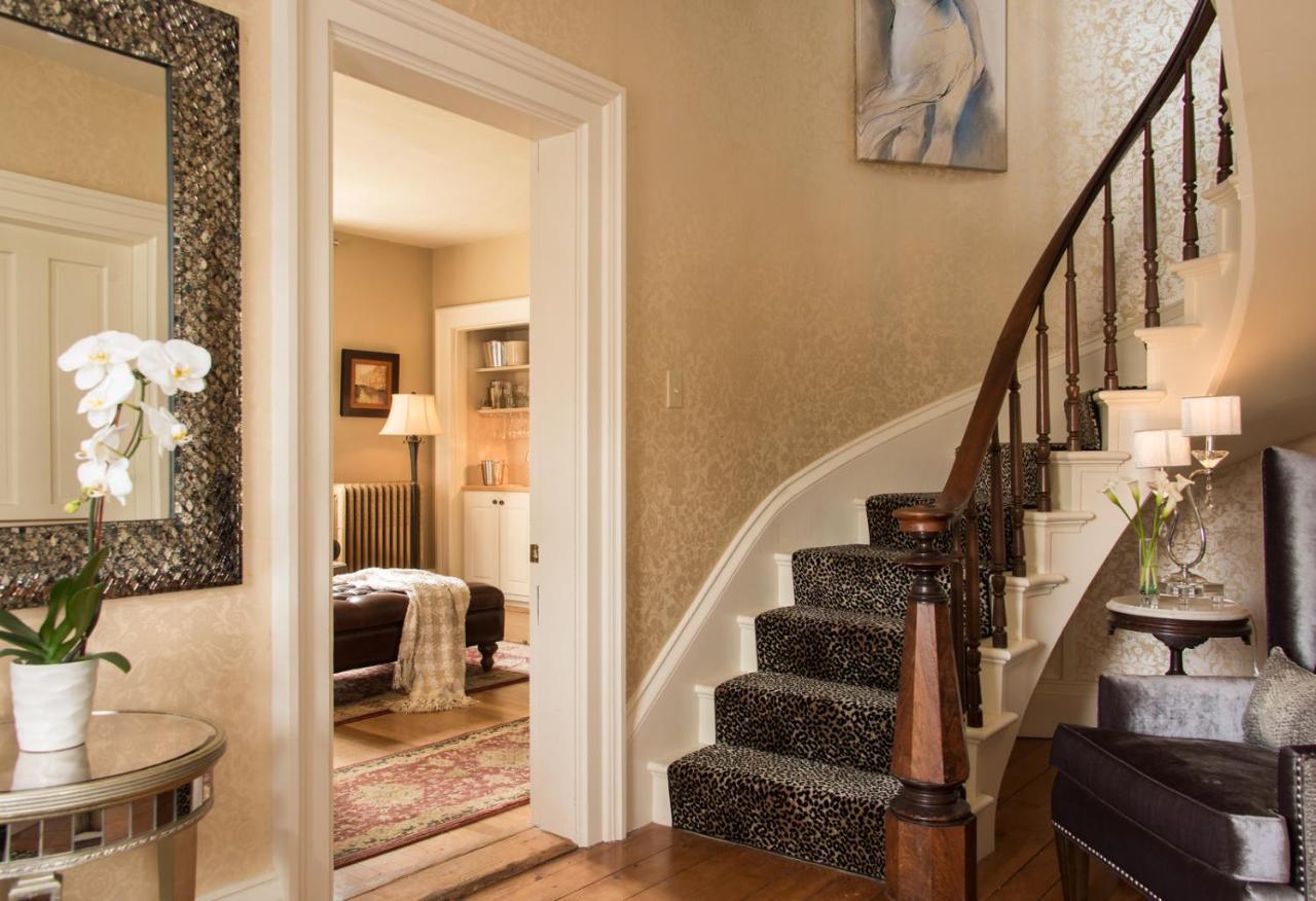 Gothic Eves Inn And Spa Bed And Breakfast Trumansburg Εξωτερικό φωτογραφία
