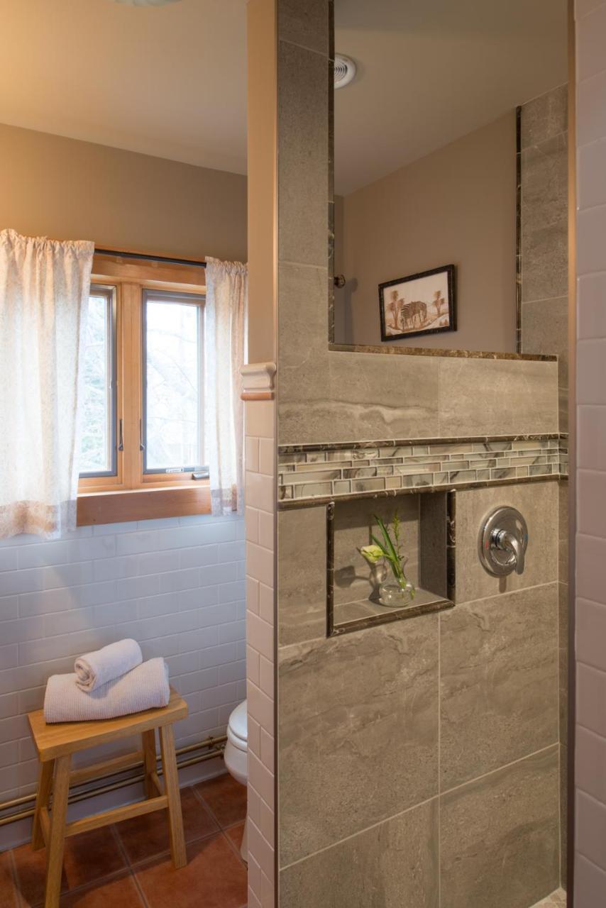 Gothic Eves Inn And Spa Bed And Breakfast Trumansburg Εξωτερικό φωτογραφία